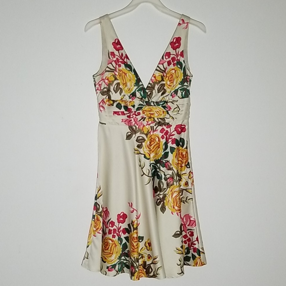 Twenty One Silky Floral A-line V-neck Sleeveless